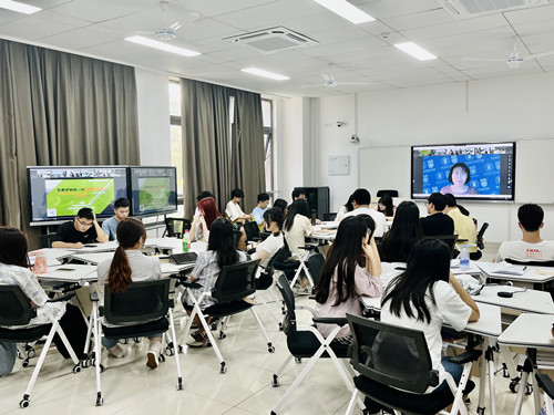 讲座照片(1)_副本.jpg