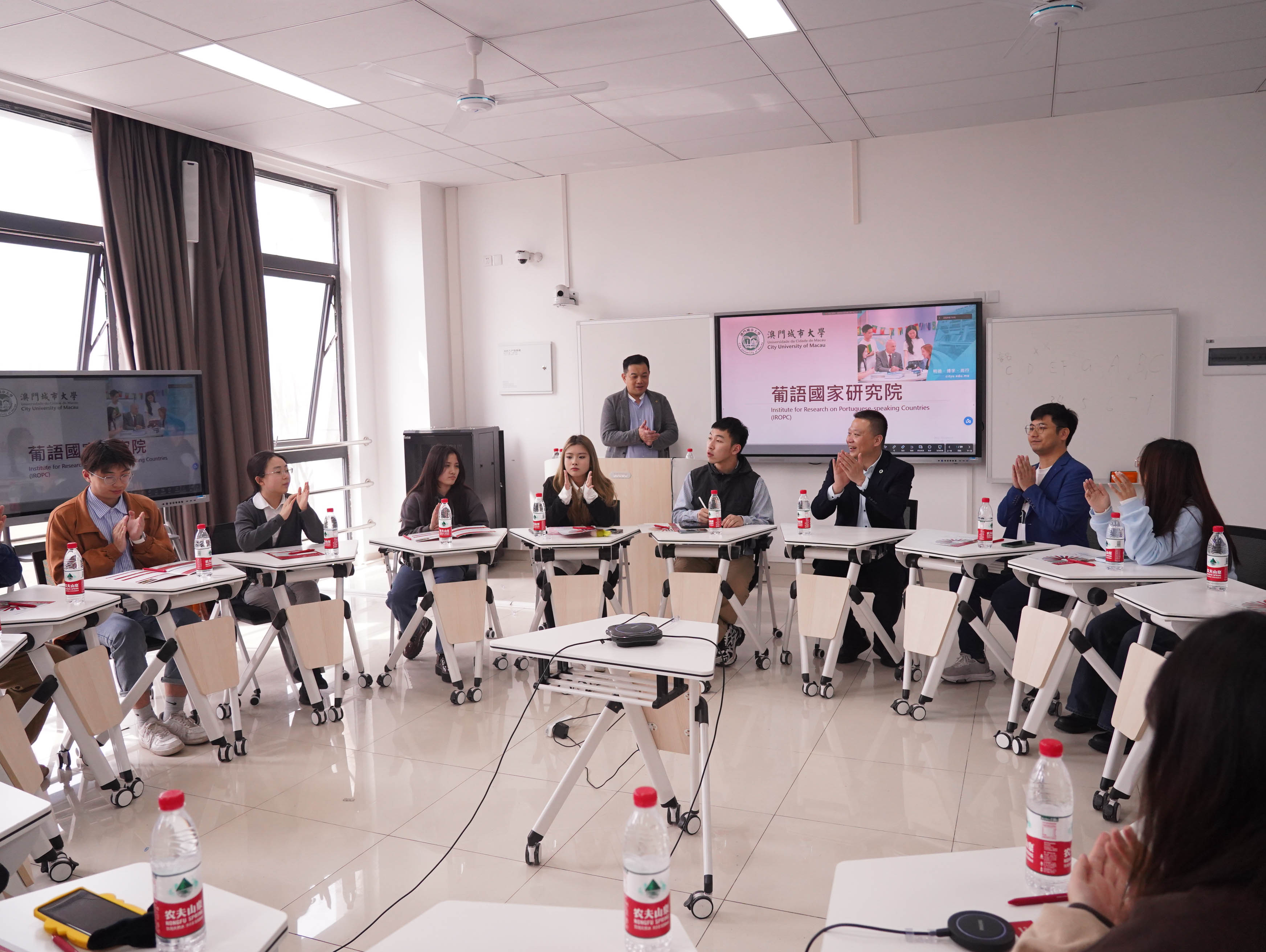 澳门城市大学与我校葡语专业师生见面会成功举办1.jpg